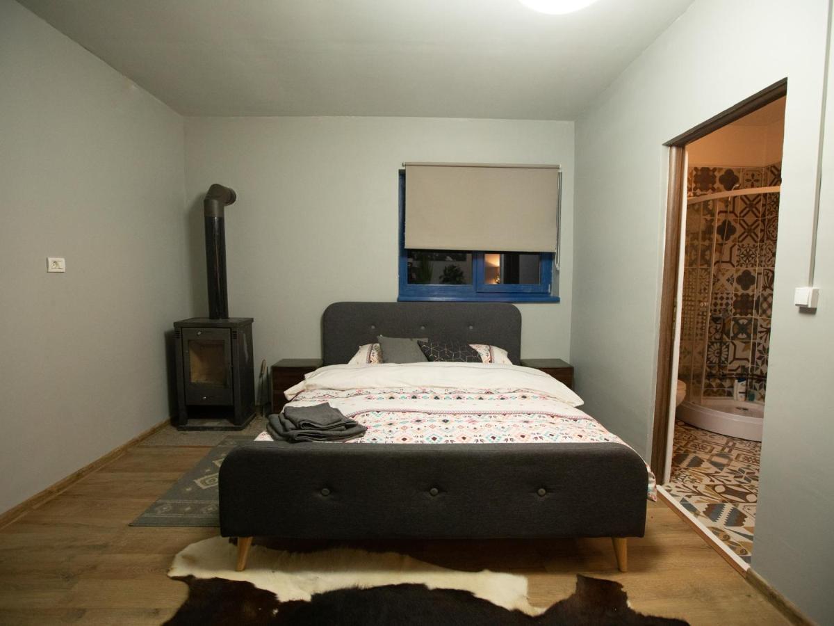 Maison De L'Amour Brebu Nou Esterno foto